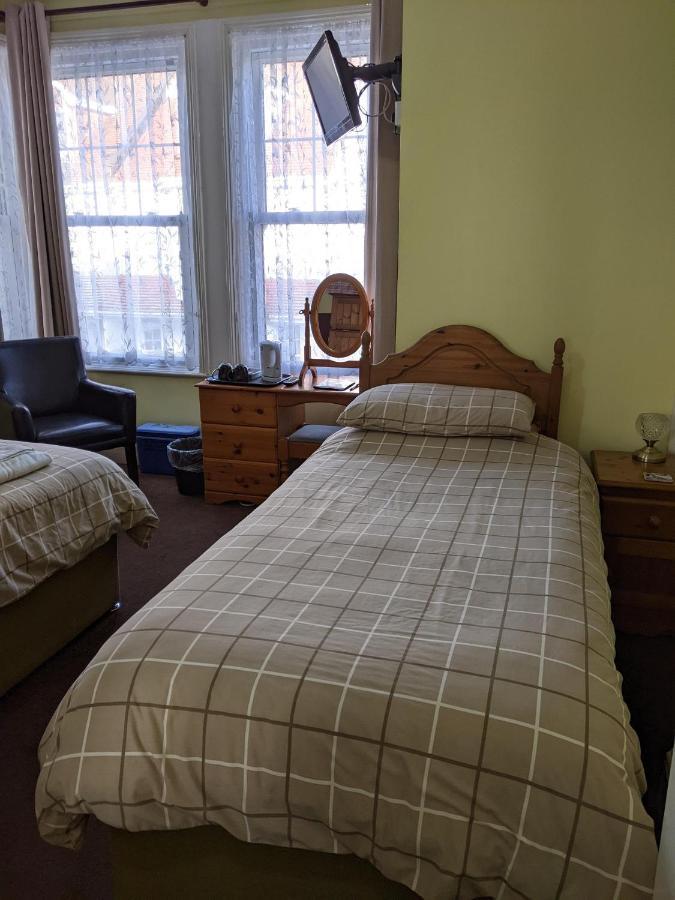 Kingswinford Guest House 페인턴 외부 사진