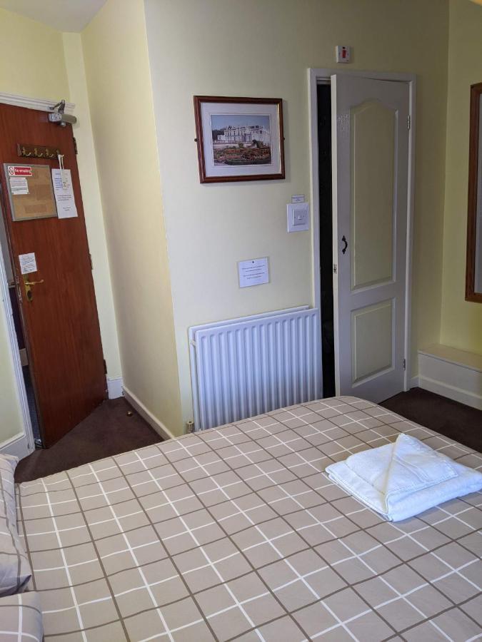 Kingswinford Guest House 페인턴 외부 사진