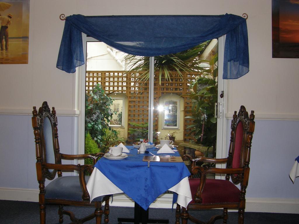 Kingswinford Guest House 페인턴 외부 사진